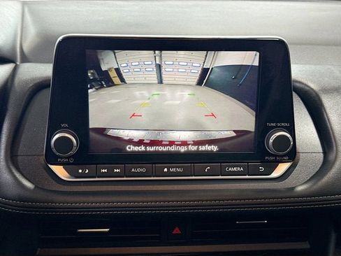 Certified 2025 Nissan Rogue SV image 12