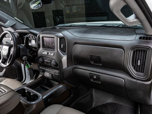 Used 2023 Chevrolet Silverado 2500 Custom w/ Custom Convenience Package image 17