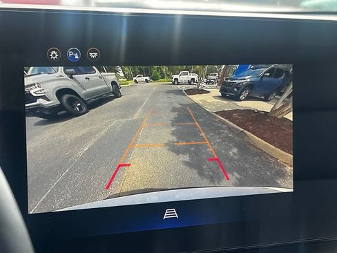 New 2026 Chevrolet Equinox LT w/ Convenience Package II FWD image 8