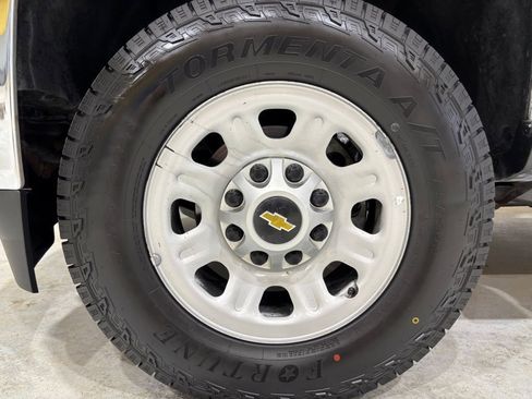 Used 2018 Chevrolet Silverado 2500 W/T w/ Snow Plow Prep Package image 26