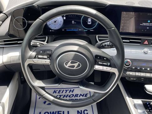 Certified 2025 Hyundai Elantra Limited w/ Cargo Package FWD image 12