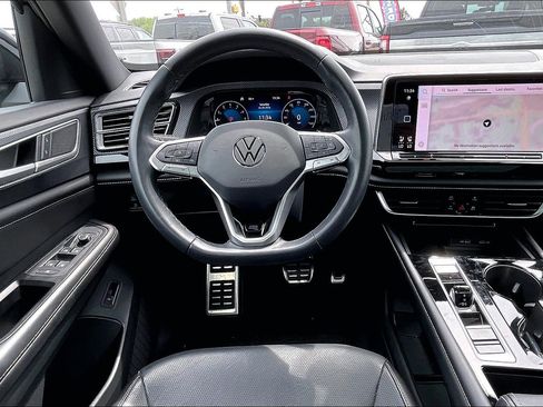 Used 2024 Volkswagen Atlas Cross Sport SEL R-Line AWD/4WD image 5