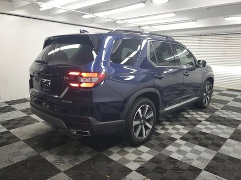 Certified 2024 Honda Pilot Touring image 6