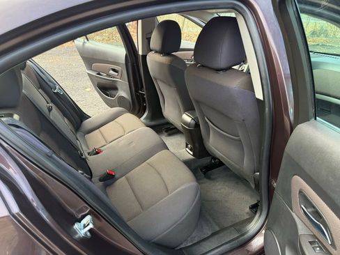 Used 2015 Chevrolet Cruze LT image 16
