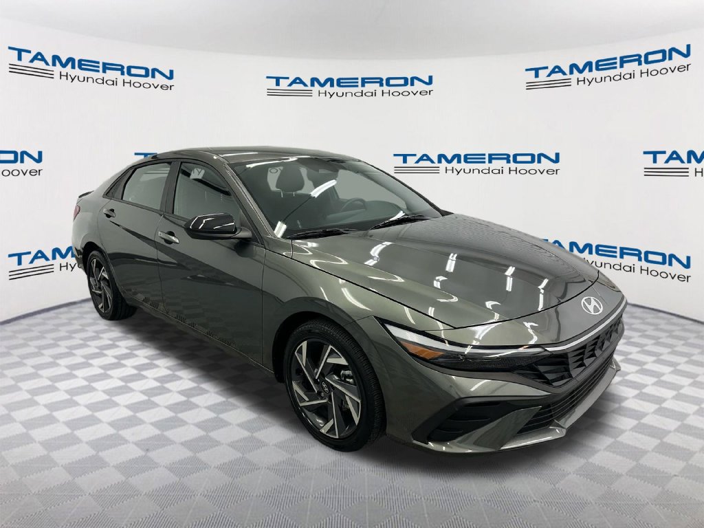 Used 2025 Hyundai Elantra SEL FWD image 7