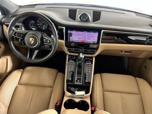Certified 2023 Porsche Macan AWD/4WD image 18