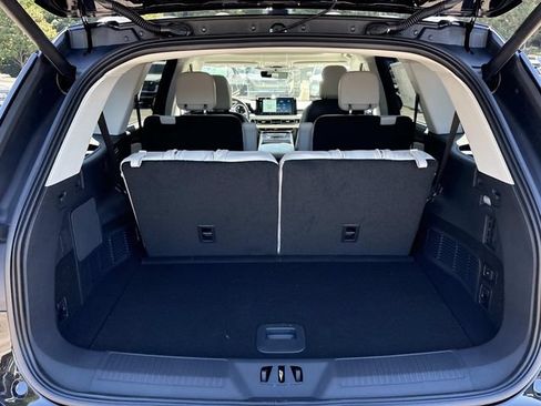 New 2026 Lincoln Aviator AWD image 12