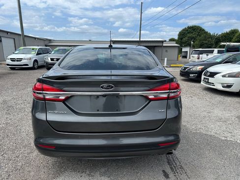 Used 2017 Ford Fusion SE w/ Equipment Group 201A FWD image 5