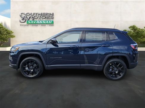 New 2026 Jeep Compass Latitude image 2