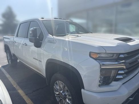 Used 2023 Chevrolet Silverado 2500 High Country w/ Z71 Off-Road Package AWD/4WD image 2
