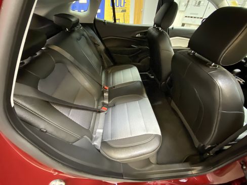 Used 2025 Chevrolet Trax LT w/ LT Convenience Package image 27