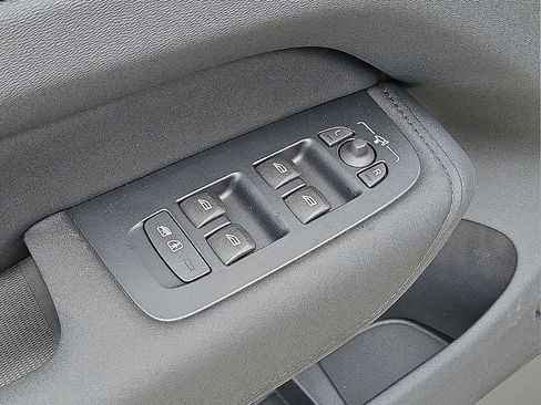 New 2026 Volvo XC60 B5 Core w/ Protection Package Premier image 22