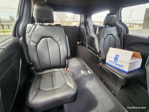 New 2026 Chrysler Voyager LX FWD image 5