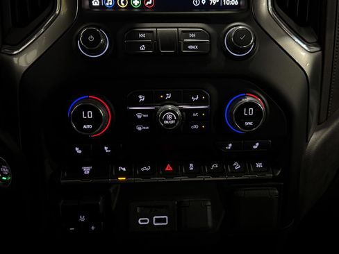 Used 2022 Chevrolet Silverado 2500 LT w/ Texas Edition AWD/4WD image 10