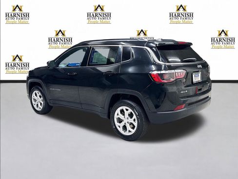 Used 2024 Jeep Compass Latitude AWD/4WD image 8