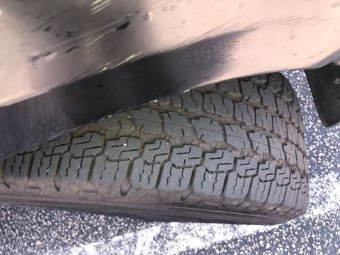 Used 2019 Nissan Frontier SL RWD image 5