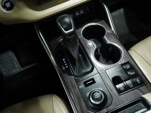 Used 2023 Toyota Highlander Platinum image 22