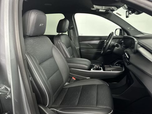 Used 2025 Buick Enclave Sport Touring image 20