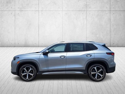 New 2025 Volkswagen Tiguan SE image 8