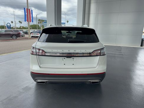 Used 2022 Lincoln Nautilus FWD w/ Premium Package image 6