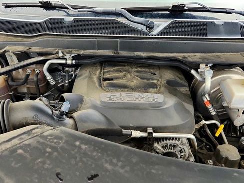 Used 2022 RAM 2500 Tradesman w/ Chrome Appearance Group AWD/4WD image 28