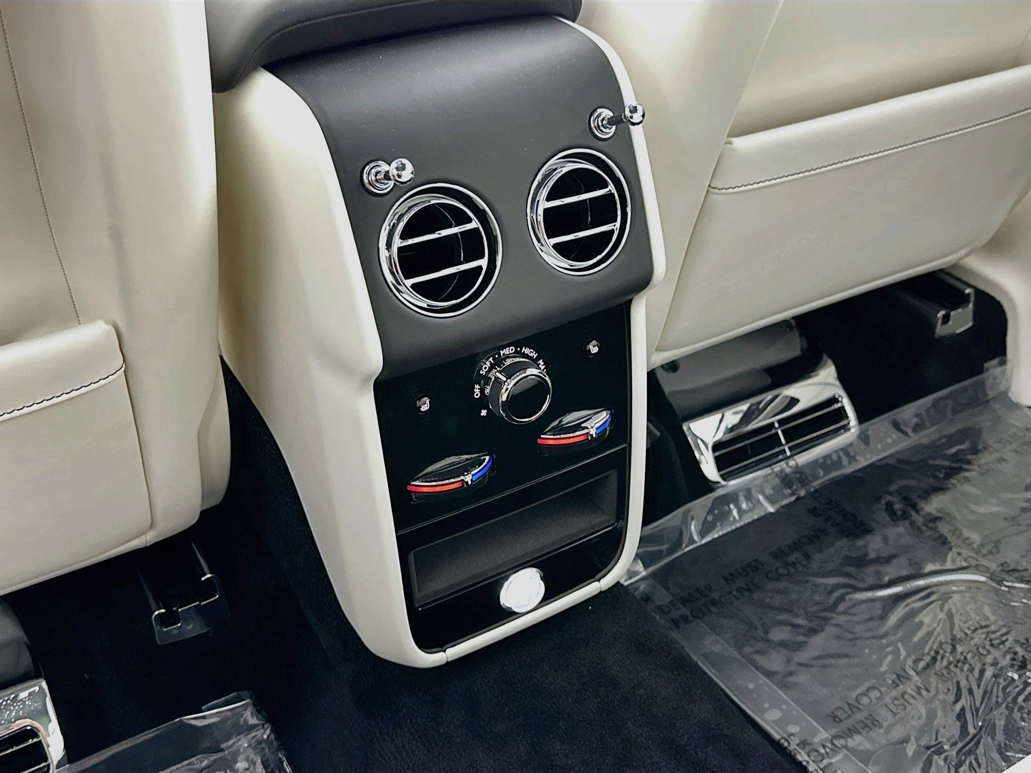 New 2027 Rolls-Royce Cullinan Black Badge AWD/4WD image 24
