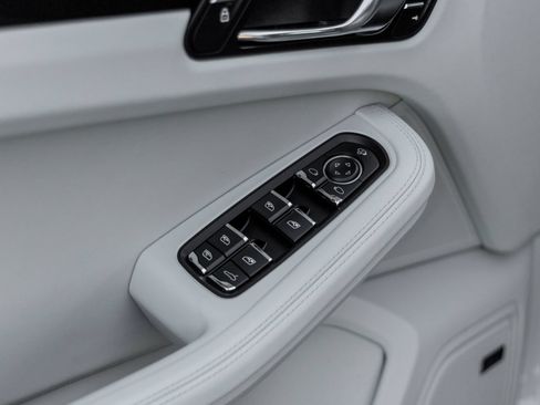 Certified 2026 Porsche Macan AWD/4WD image 20