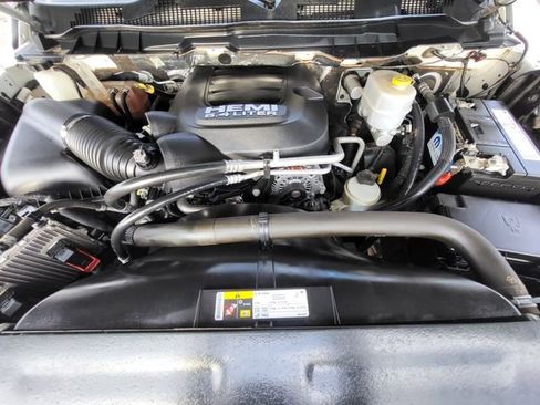 Used 2018 RAM 2500 Tradesman w/ Chrome Appearance Group AWD/4WD image 11