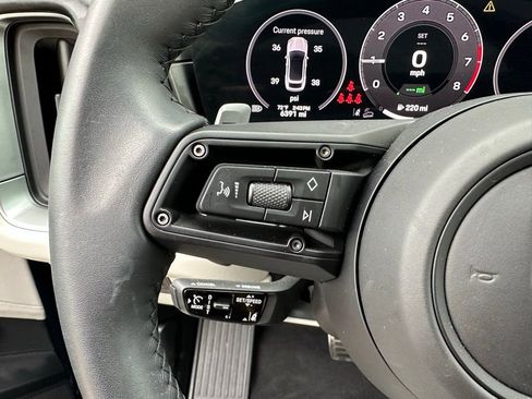 Certified 2025 Porsche Cayenne S image 18