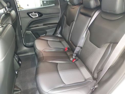 New 2026 Jeep Compass Latitude image 27