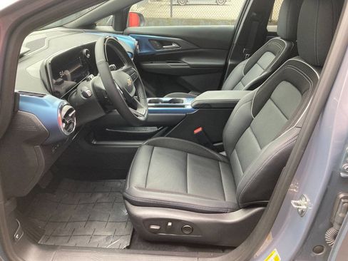 Used 2025 Chevrolet Equinox EV LT w/ Convenience Package II FWD image 9