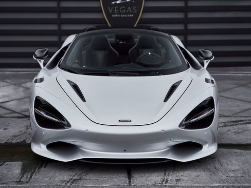 Used 2024 McLaren 750S Spider image 19