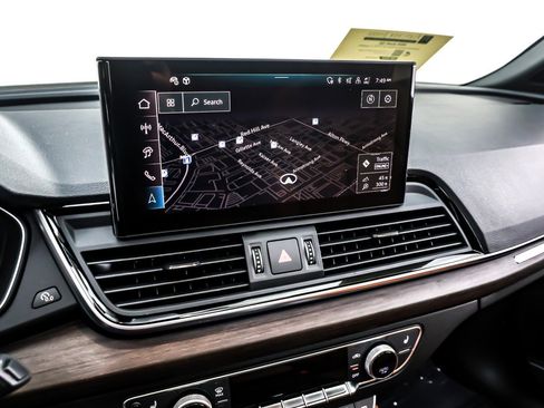 Used 2025 Audi Q5 e Premium Plus image 21