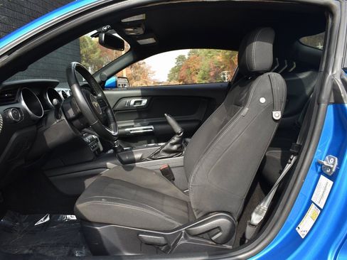 Used 2019 Ford Mustang EcoBoost image 27