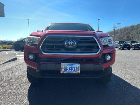 Used 2018 Toyota Tacoma SR5 image 3