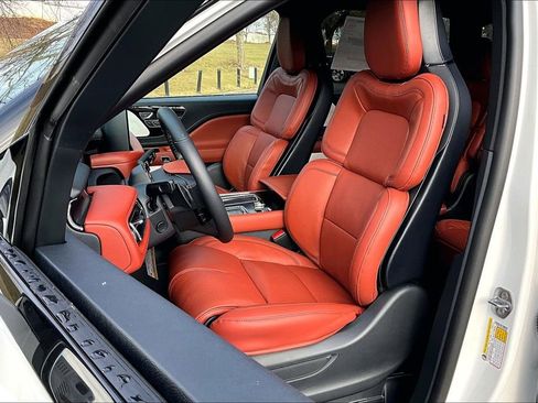 New 2026 Lincoln Aviator Reserve image 9