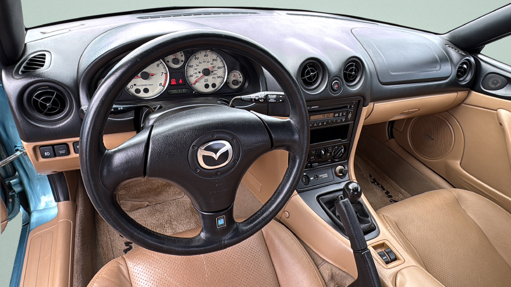 Used 2001 MAZDA MX-5 Miata RWD image 12
