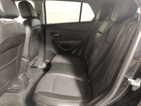 Used 2020 Chevrolet Trax LT w/ LT Convenience Package FWD image 18