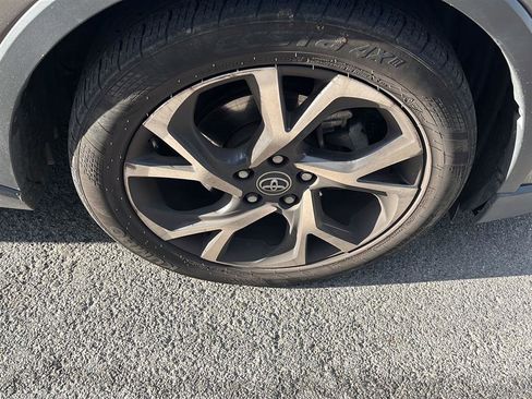 Certified 2019 Toyota C-HR Limited image 11