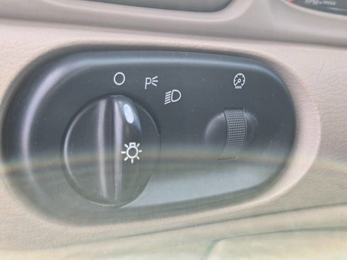 Used 2005 Ford Taurus SE image 15