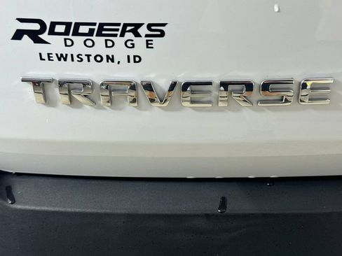 Used 2019 Chevrolet Traverse LT w/ LPO, Floor Liner Package FWD image 27