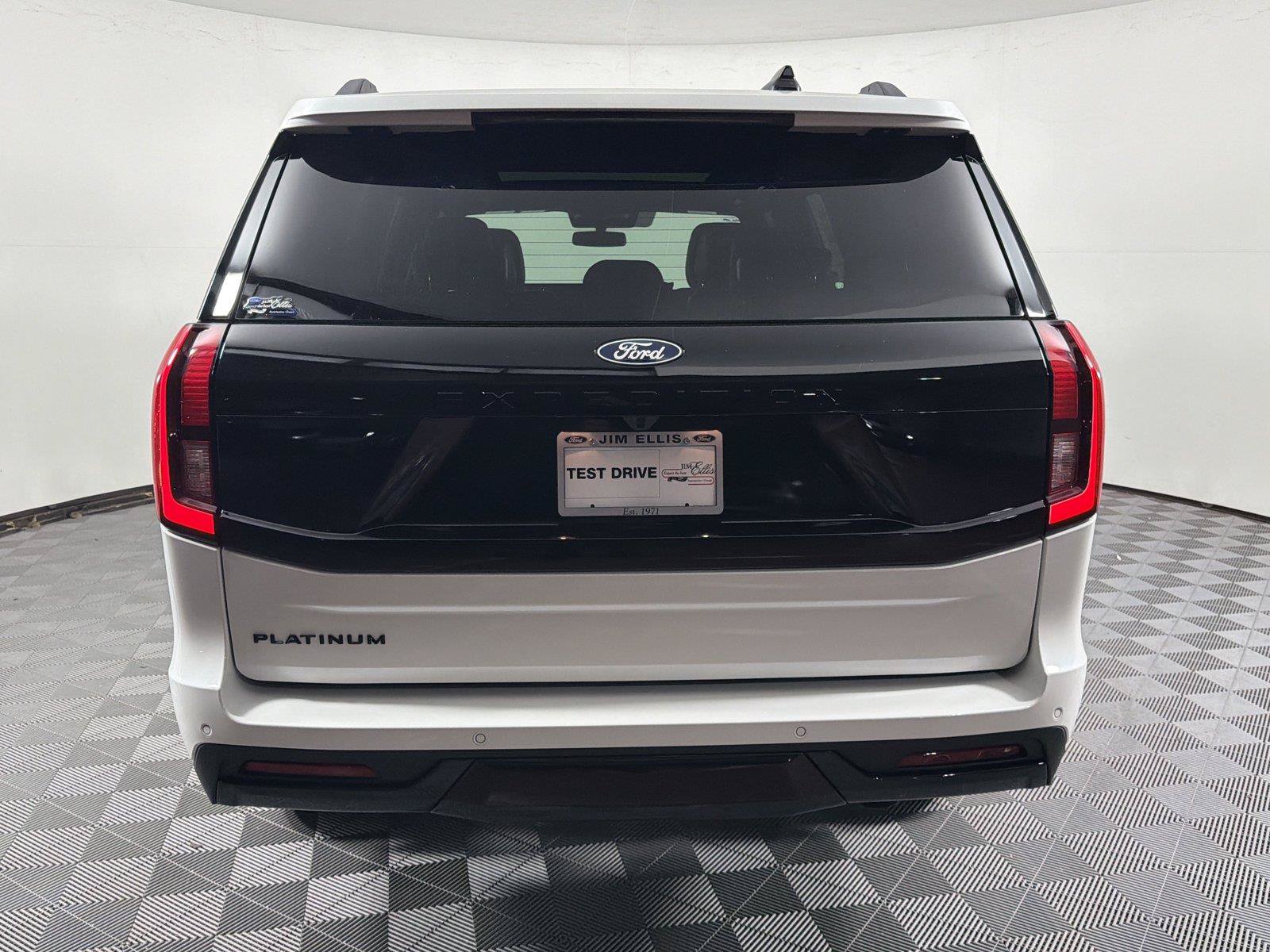 New 2027 Ford Expedition Platinum w/ Stealth Performance Package AWD/4WD image 6