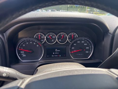 Used 2021 Chevrolet Silverado 1500 LT AWD/4WD image 9