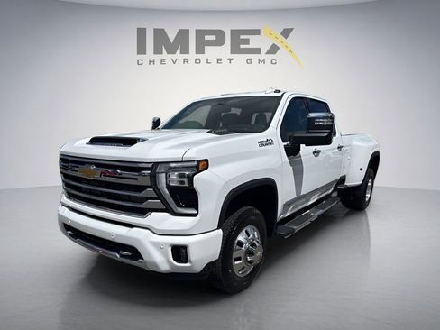 New 2026 Chevrolet Silverado 3500 High Country w/ Technology Package AWD/4WD image 1