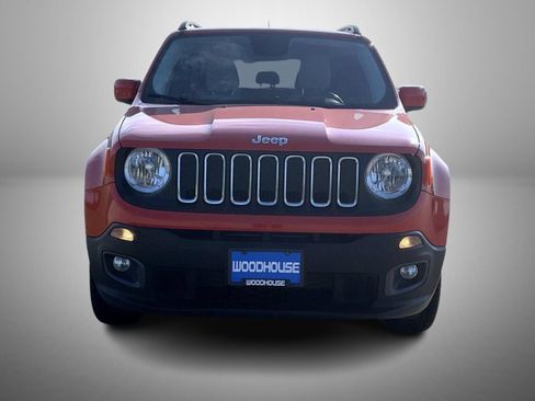 Used 2017 Jeep Renegade Latitude AWD/4WD image 2