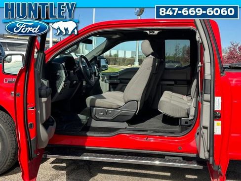 Used 2018 Ford F150 XLT w/ Equipment Group 302A Luxury AWD/4WD image 9