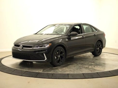 New 2026 Volkswagen Jetta SE image 7