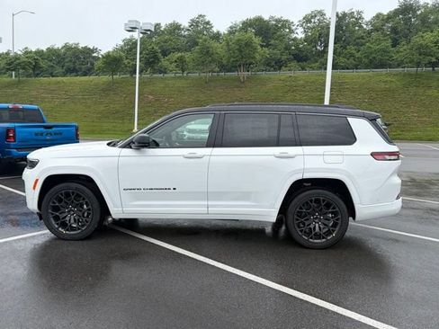 New 2026 Jeep Grand Cherokee L Summit AWD/4WD image 3