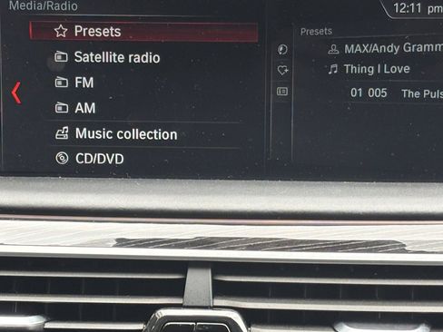 Used 2018 BMW 750i image 8