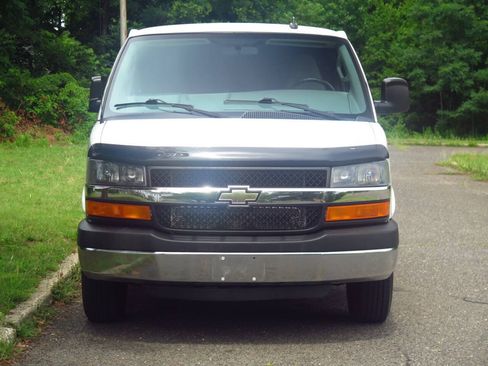 Used 2016 Chevrolet Express 3500 LT w/ LT Preferred Equipment Group RWD image 27
